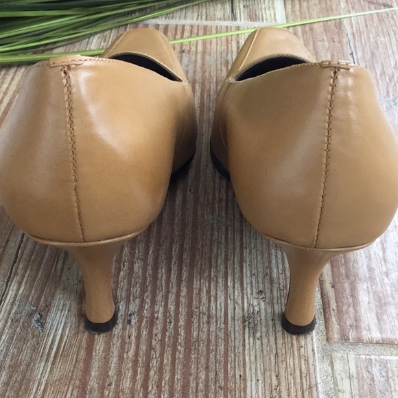 BCBG tan heels Sz 8 - Picture 5 of 8